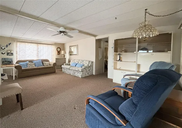 Photo 3 of Sale Pending at 864 S Green Cir, Venice, FL 34285 | MLS# N6146153 | Listing updated on 2026-10-12