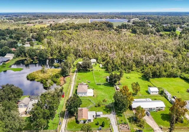 Photo 4 of Single family home for sale at 3569 Pittman Rd, Dover, FL 33527 | MLS# TB8557018 | Listing updated on 2026-10-13