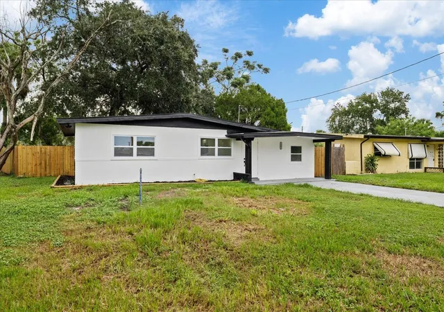 Photo 2 of Single family home for sale at 7361 Royal Palm Dr, New Port Richey, FL 34652 | MLS# TB8557021 | Listing updated on 2026-10-14