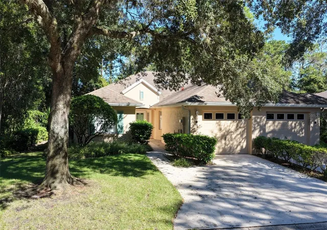 Photo 3 of Sale Pending at 18 Lafayette Ln, Palm Coast, FL 32164 | MLS# FC322040 | Listing updated on 2026-10-21