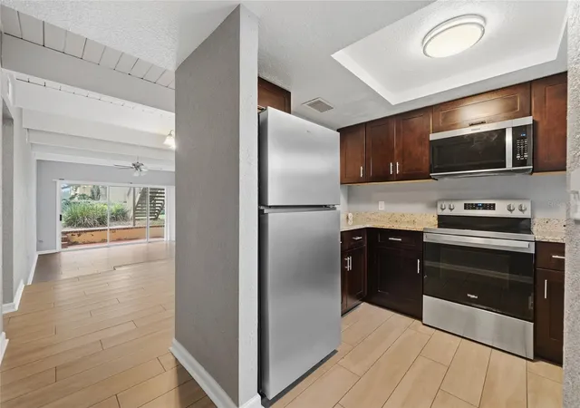 Listing Photo 5 - Condo for sale in building located at 768 E Michigan St, Orlando, FL 32806 - Unit #79