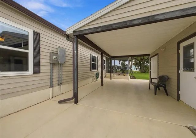 Photo 4 of Manufactured home for sale at 4 Meadowlark Cir, Ellenton, FL 34222 | MLS# A4709200 | Listing updated on 2026-10-12