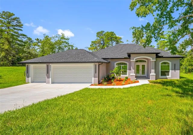 Photo 1 of Single family home for sale at 8207 Christopher Ln, Weeki Wachee, FL 34613 | MLS# TB8557035 | Listing updated on 2026-10-12