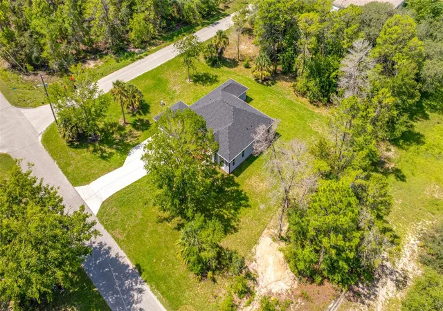 Photo 3 of Single family home for sale at 8207 Christopher Ln, Weeki Wachee, FL 34613 | MLS# TB8557035 | Listing updated on 2026-10-12