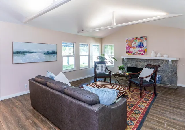 Photo 3 of Single family home for sale at 2633 W Sunset Dr, Tampa, FL 33629 | MLS# TB8557040 | Listing updated on 2026-10-28
