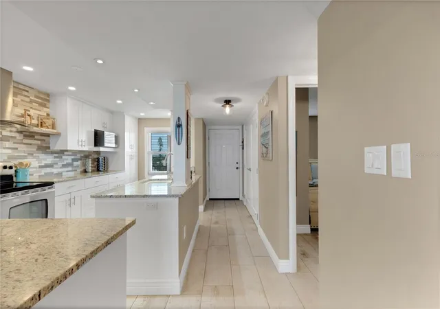 Photo 4 of Condo for sale at 420 Beach Rd #507, Sarasota, FL 34242 | MLS# A4709206 | Listing updated on 2026-10-12