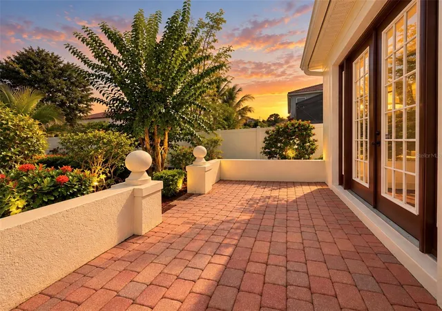 Photo 3 of Single family home for sale at 2802 Quiet Water Trl, Kissimmee, FL 34744 | MLS# S5159332 | Listing updated on 2026-10-20