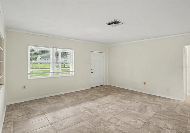 Photo 2 of Single family home for sale at 2417 S Myrtle Ave, Sanford, FL 32771 | MLS# O6449079 | Listing updated on 2026-10-30