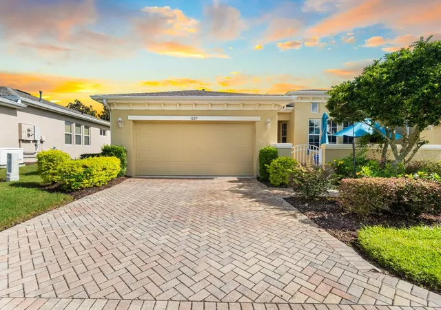 Photo 1 of Condo for sale at 1009 Chelsea Greens Ct #37, Sun City Center, FL 33573 | MLS# TB8557049 | Listing updated on 2026-10-15