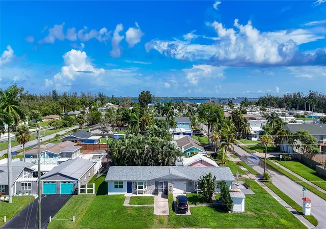 Photo 1 of House for sale at 11704 40th Avenue W, Bradenton, FL 34210 | MLS# A4709214 | Listing updated on 2026-10-16