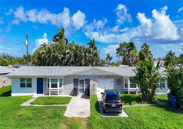 Photo 2 of House for sale at 11704 40th Avenue W, Bradenton, FL 34210 | MLS# A4709214 | Listing updated on 2026-10-16