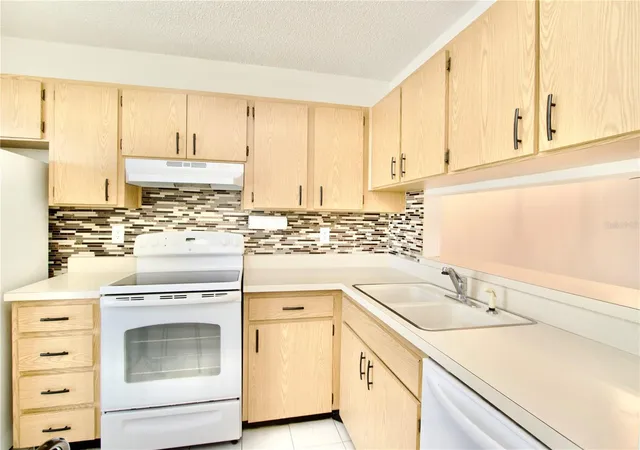 Photo 4 of House for sale at 2853 Forrestal Ct, New Port Richey, FL 34655 | MLS# W7890249 | Listing updated on 2026-10-15