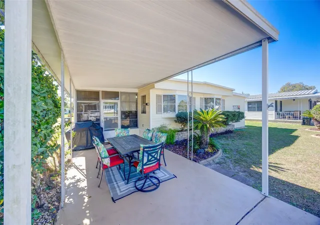 Photo 2 of Manufactured home for sale at 7387 Western Cir Dr, Brooksville, FL 34613 | MLS# TB8557058 | Listing updated on 2026-10-14