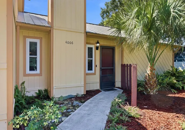 Photo 3 of Single family home for sale at 4006 75th Terrace E, Sarasota, FL 34243 | MLS# A4709219 | Listing updated on 2026-10-27
