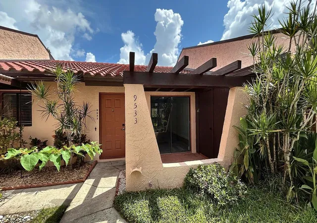 Condo for sale at 9533 86th Avenue #9533, SEMINOLE, FL 33777 | MLS# O6449091