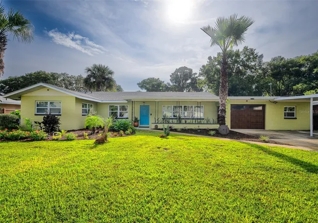 Single family home for sale at 35546 Calla Ct, LEESBURG, FL 34788 | MLS# V4951773