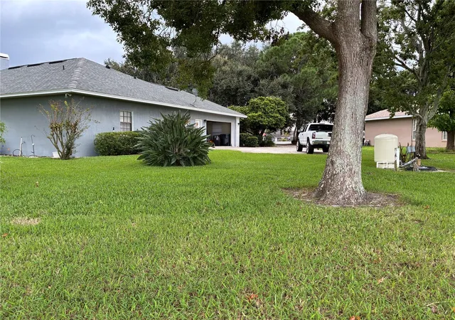 Photo 4 of Single family home for sale at 14 Crystal Waters Dr, Winter Haven, FL 33880 | MLS# P4940130 | Listing updated on 2026-10-27