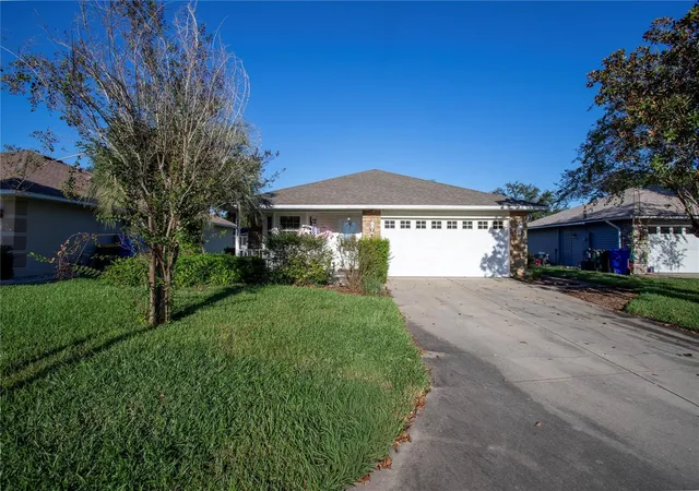 Photo 1 of Single family home for sale at 1532 Lake Villa Dr, Tavares, FL 32778 | MLS# G5118946 | Listing updated on 2026-10-13