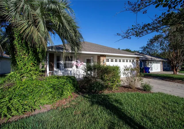Photo 2 of Single family home for sale at 1532 Lake Villa Dr, Tavares, FL 32778 | MLS# G5118946 | Listing updated on 2026-10-13