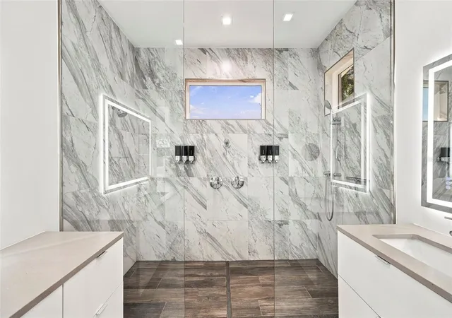 Photo 4 of Single family home for sale at 2423 2nd Avenue N, Saint Petersburg, FL 33713 | MLS# TB8557064 | Listing updated on 2026-10-21