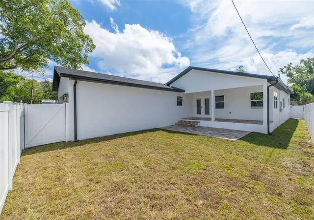 Photo 3 of Single family home for sale at 2725 4th Avenue S, Saint Petersburg, FL 33712 | MLS# TB8557069 | Listing updated on 2026-10-12