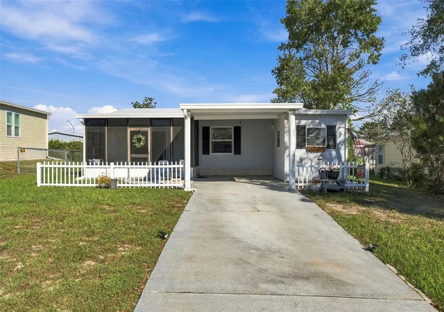 Photo 4 of Manufactured home for sale at 8408 Fleetway Ave, Brooksville, FL 34613 | MLS# W7890251 | Listing updated on 2026-10-15
