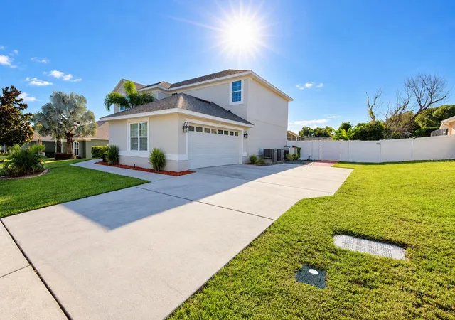 Photo 2 of Single family home for sale at 4407 Mandolin Blvd, Winter Haven, FL 33884 | MLS# L4965710 | Listing updated on 2026-10-28