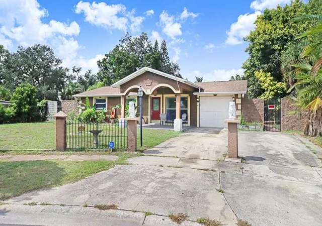 Photo 2 of Single family home for sale at 6720 Forrestvale Ln, Tampa, FL 33634 | MLS# TB8557101 | Listing updated on 2026-10-17