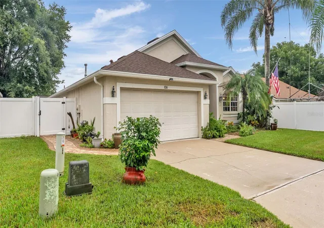 Photo 1 of Single family home for sale at 126 King George Dr, Davenport, FL 33837 | MLS# L4965712 | Listing updated on 2026-10-12