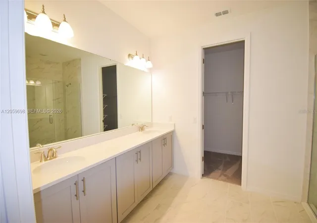 Photo 3 of Single family home for sale at 2370 Lancashire St, Davenport, FL 33896 | MLS# O6449126 | Listing updated on 2026-10-12