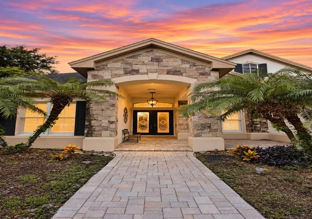 Photo 3 of Single family home for sale at 918 Shls Landing Dr, Brandon, FL 33511 | MLS# W7890254 | Listing updated on 2026-10-12
