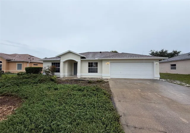 Photo 1 of Single family home for sale at 18 Rolland Ln, Palm Coast, FL 32164 | MLS# O6449134 | Listing updated on 2026-10-27