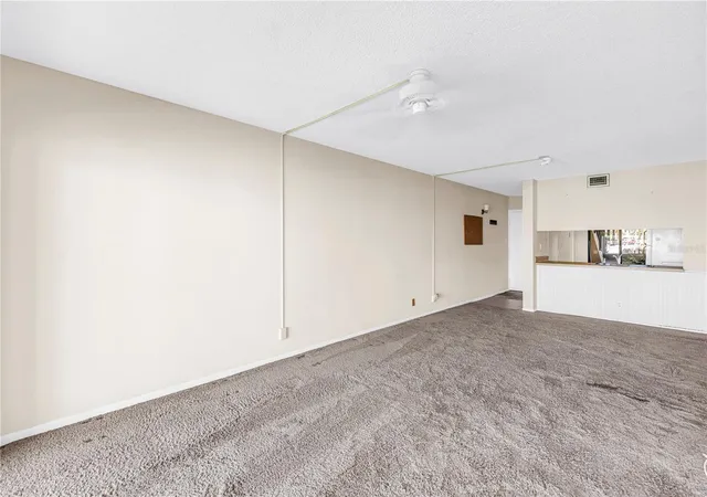 Photo 3 of Condo for sale at 6322 Palma Del Mar Blvd S #105, Saint Petersburg, FL 33715 | MLS# TB8557113 | Listing updated on 2026-10-17
