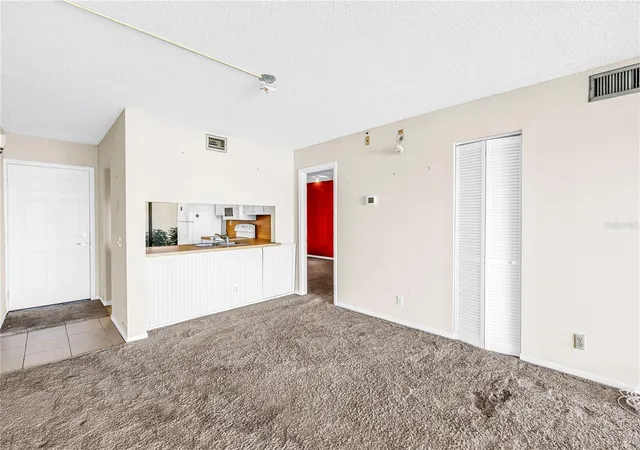 Photo 4 of Condo for sale at 6322 Palma Del Mar Blvd S #105, Saint Petersburg, FL 33715 | MLS# TB8557113 | Listing updated on 2026-10-17