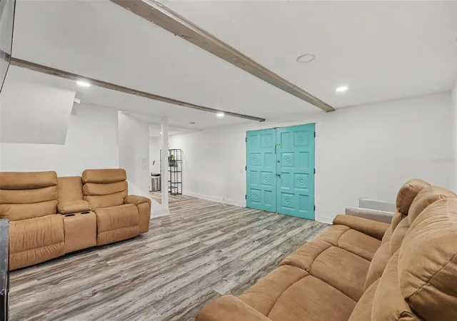 Photo 4 of Sale Pending at 301 W Chelsea St, Tampa, FL 33603 | MLS# TB8557123 | Listing updated on 2026-10-24