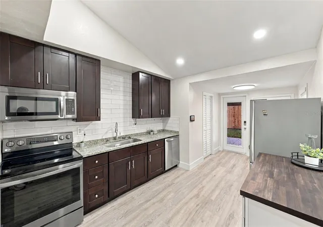 Photo 4 of Single family home for sale at 39 Hamilton Heath Dr, Tampa, FL 33604 | MLS# TB8557132 | Listing updated on 2026-10-29