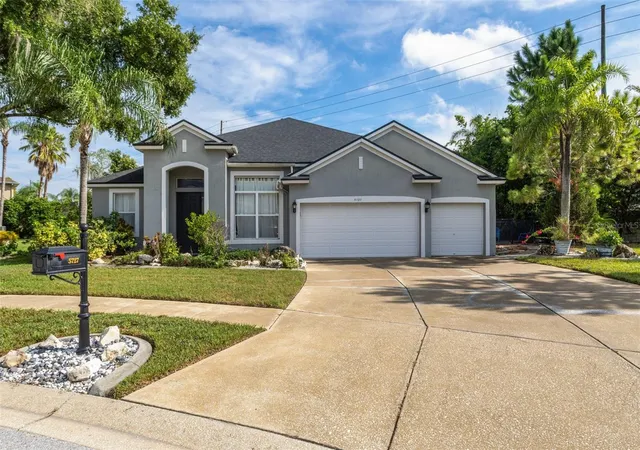 Photo 1 of Single family home for sale at 5727 Golden Owl Loop, Land O Lakes, FL 34638 | MLS# TB8557140 | Listing updated on 2026-10-13