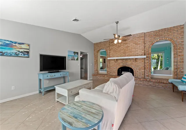 Photo 4 of Single family home for sale at 424 Carmel Rd, Venice, FL 34293 | MLS# N6146161 | Listing updated on 2026-10-20