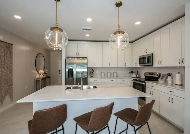 Photo 2 of Single family home for sale at 24500 SW Kingsway Cir, Lake Suzy, FL 34269 | MLS# R4912146 | Listing updated on 2026-10-13