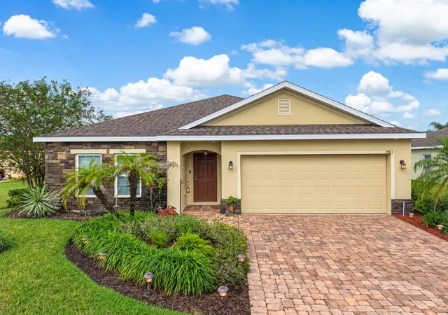 Photo 1 of Single family home for sale at 1981 Antler Dr, Saint Cloud, FL 34772 | MLS# O6449160 | Listing updated on 2026-10-15