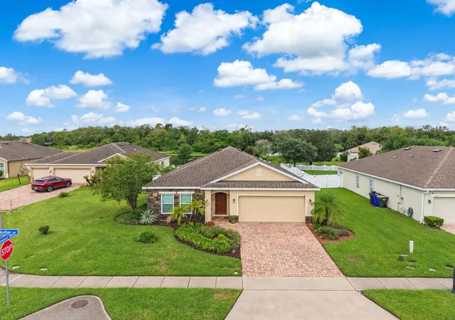 Photo 3 of Single family home for sale at 1981 Antler Dr, Saint Cloud, FL 34772 | MLS# O6449160 | Listing updated on 2026-10-15