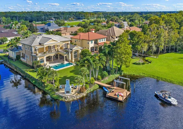 Photo 2 of Mansion for sale at 2056 Cove Tr, Palm Harbor, FL 34685 | MLS# TB8557164 | Listing updated on 2026-10-23