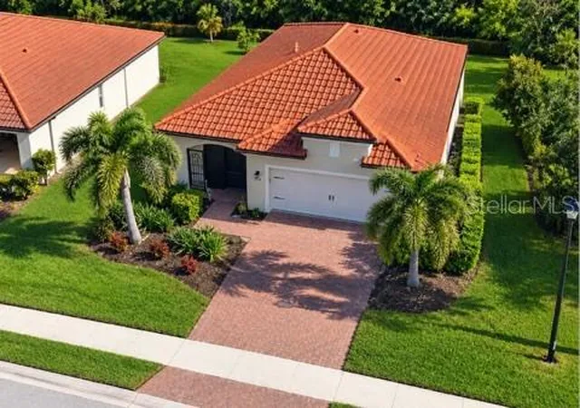 Photo 1 of Single family home for sale at 10141 Fiddlewood Dr, Venice, FL 34293 | MLS# A4709258 | Listing updated on 2026-10-13