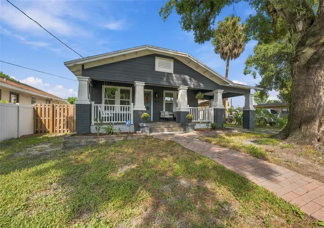 Photo 1 of Single family home for sale at 412 E Hamilton Ave, Tampa, FL 33604 | MLS# TB8557174 | Listing updated on 2026-10-13