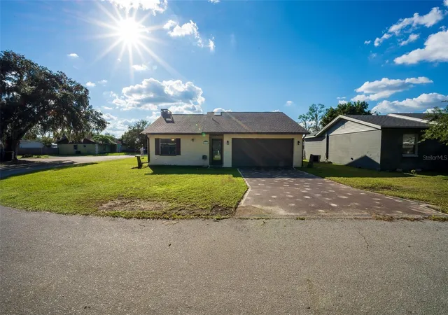 Photo 1 of Single family home for sale at 1327 Waterview Blvd E, Lakeland, FL 33801 | MLS# O6449178 | Listing updated on 2026-10-20