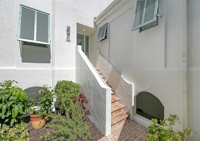 Listing Photo 4 - Condo for sale in building located at 1163 Coquille St, SARASOTA, FL 34242 - Unit #207