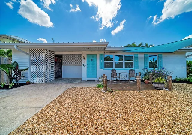 Photo 1 of Single family home for sale at 503 Bayview Dr, Holmes Beach, FL 34217 | MLS# A4709263 | Listing updated on 2026-10-23