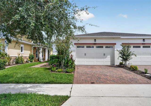 Photo 1 of Single family home for sale at 2521 Yellow Brick Rd, Saint Cloud, FL 34772 | MLS# S5159365 | Listing updated on 2026-10-16