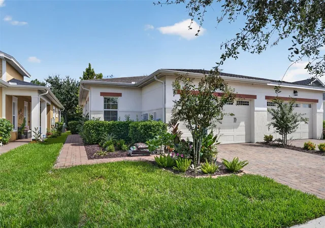 Photo 3 of Single family home for sale at 2521 Yellow Brick Rd, Saint Cloud, FL 34772 | MLS# S5159365 | Listing updated on 2026-10-16