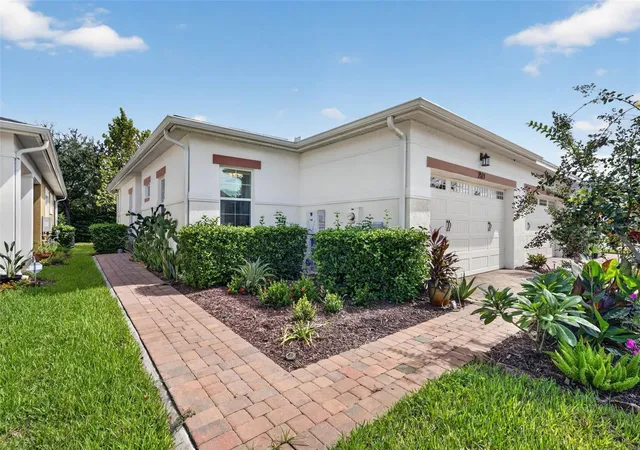 Photo 3 of Single family home for sale at 2521 Yellow Brick Rd, Saint Cloud, FL 34772 | MLS# S5159365 | Listing updated on 2026-10-16